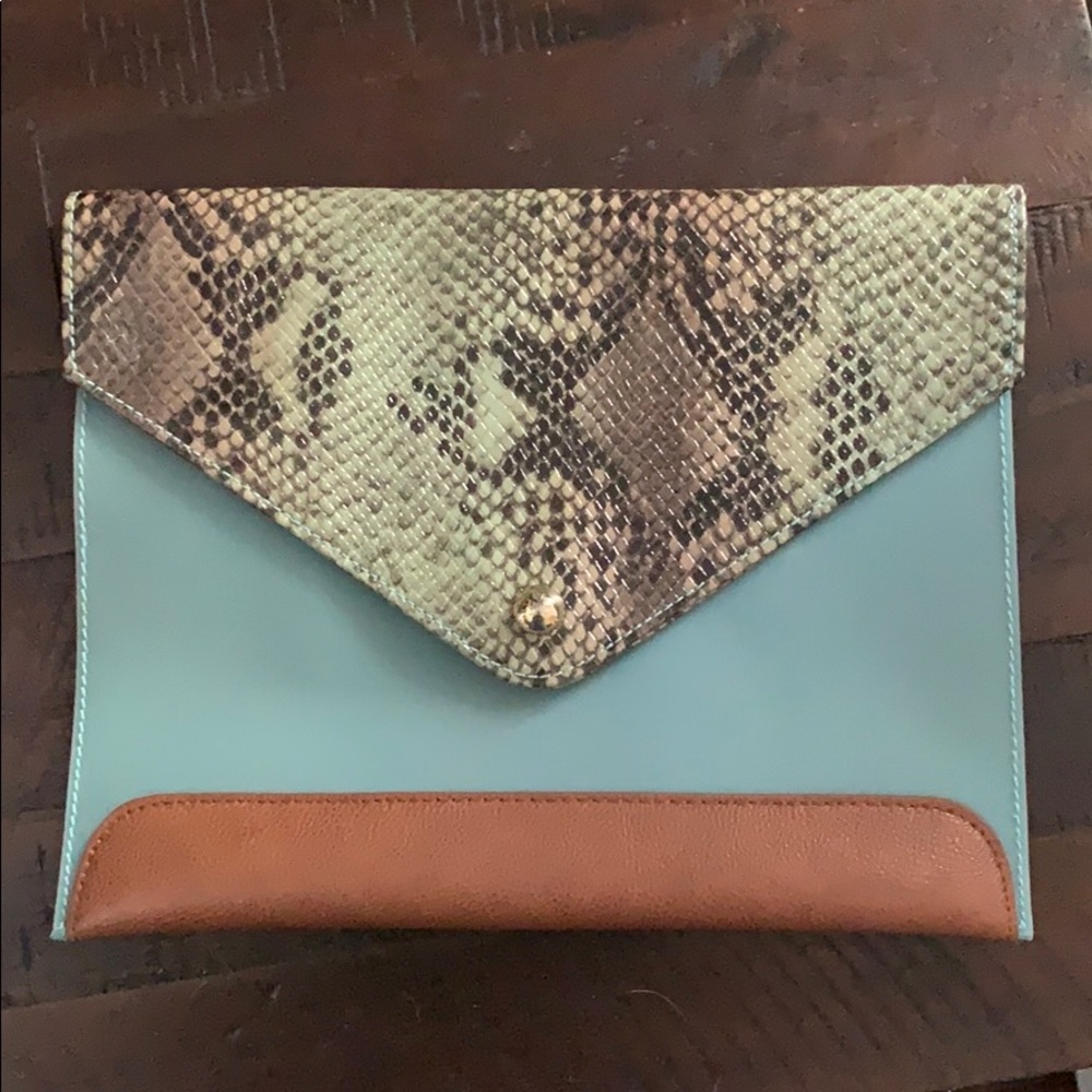 Clutch purse